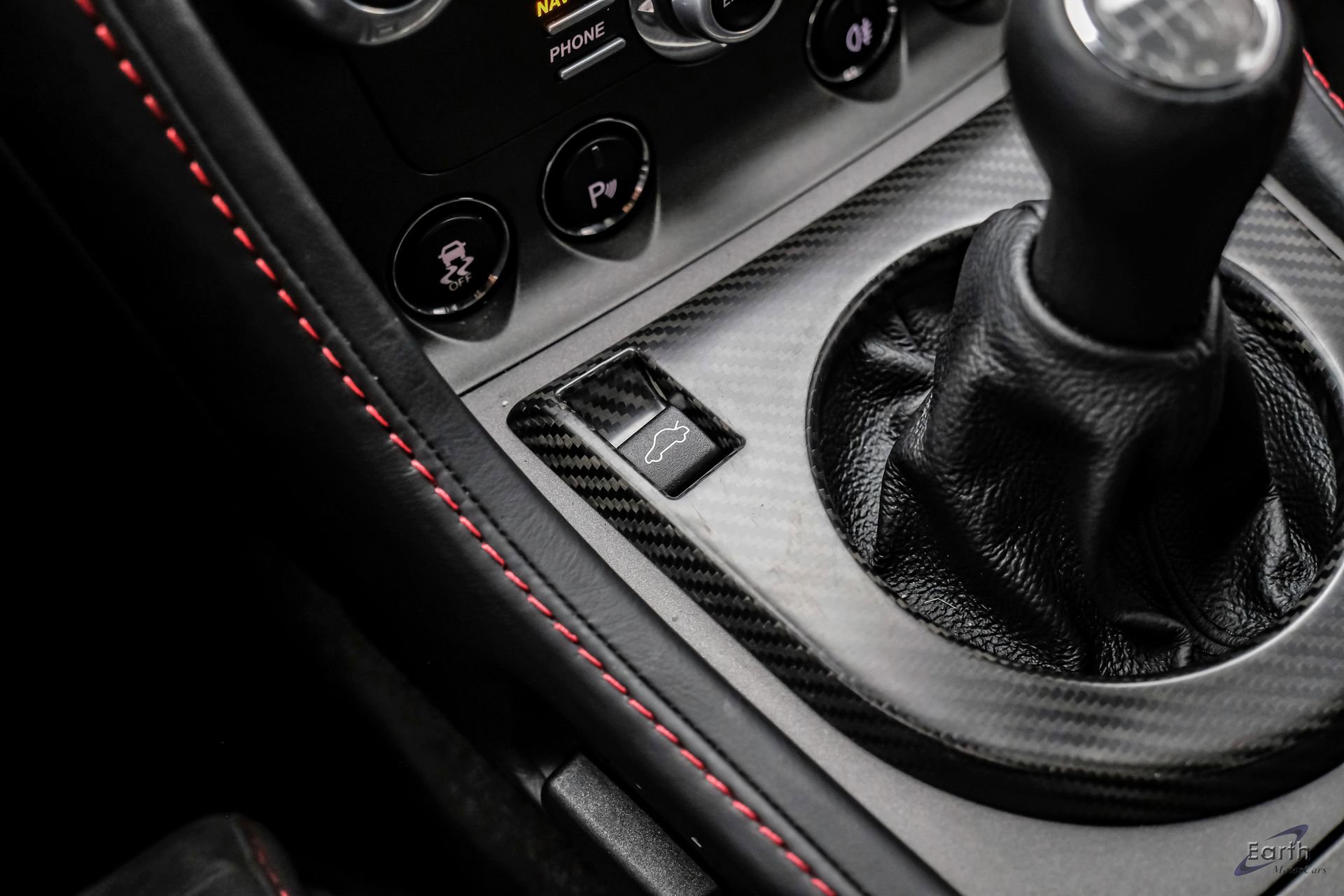Used 2015 Aston Martin V8 Vantage GT RWD image 62