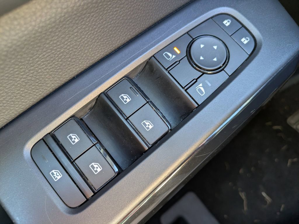 Certified 2024 Nissan Pathfinder SV image 24