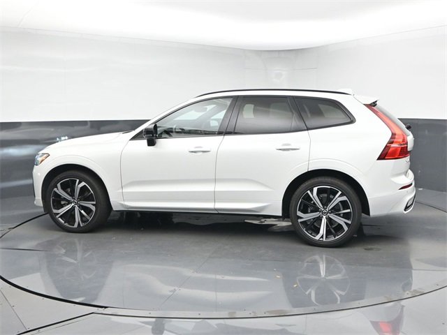 Used 2022 Volvo XC60 B6 R-Design w/ Protection Package Premier image 5