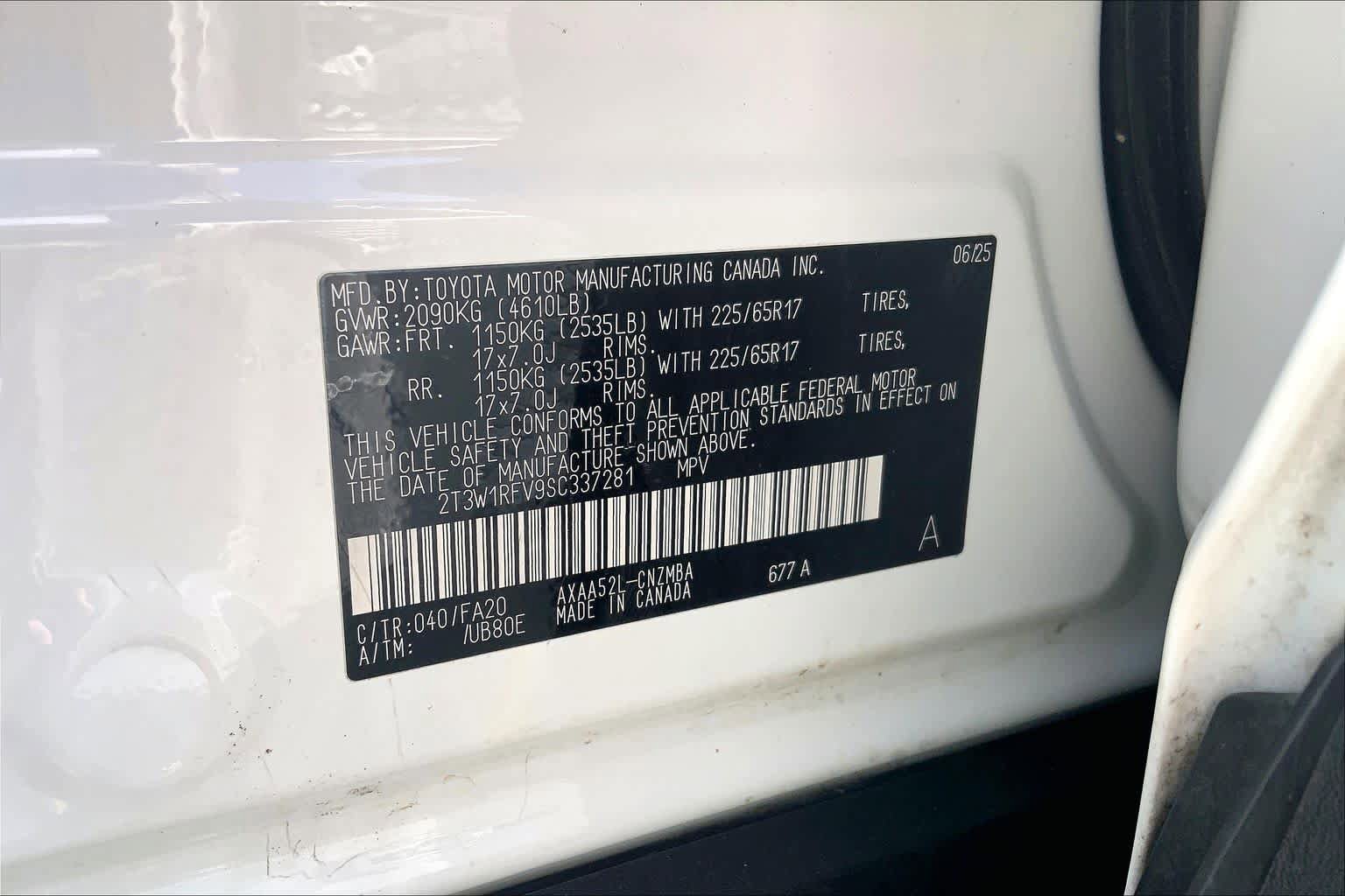 Used 2025 Toyota RAV4 XLE FWD image 33