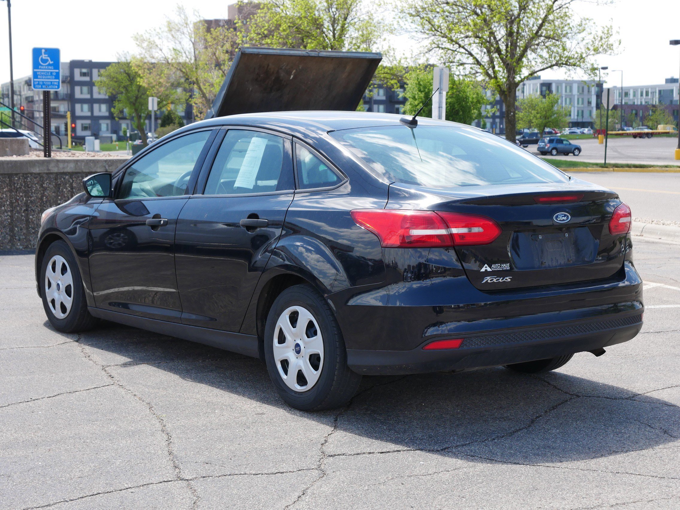 Used 2018 Ford Focus S FWD image 3