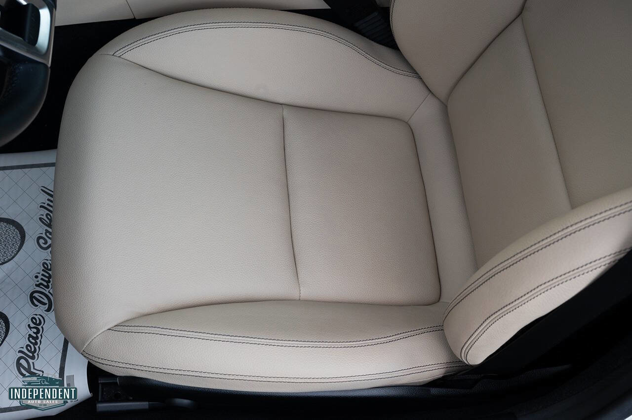 Used 2013 Mercedes-Benz SLK 250 image 17