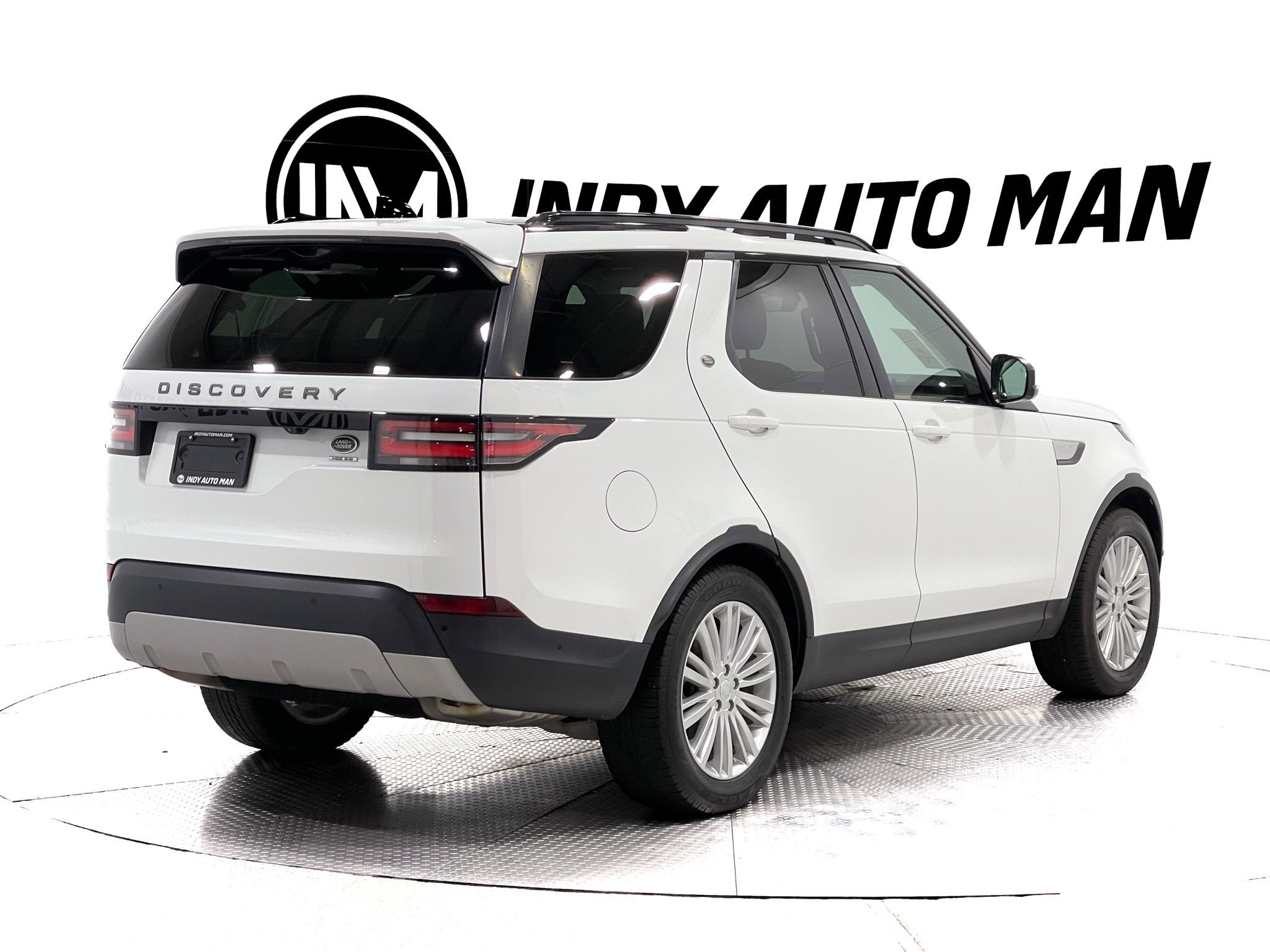 Used 2018 Land Rover Discovery HSE AWD/4WD image 4