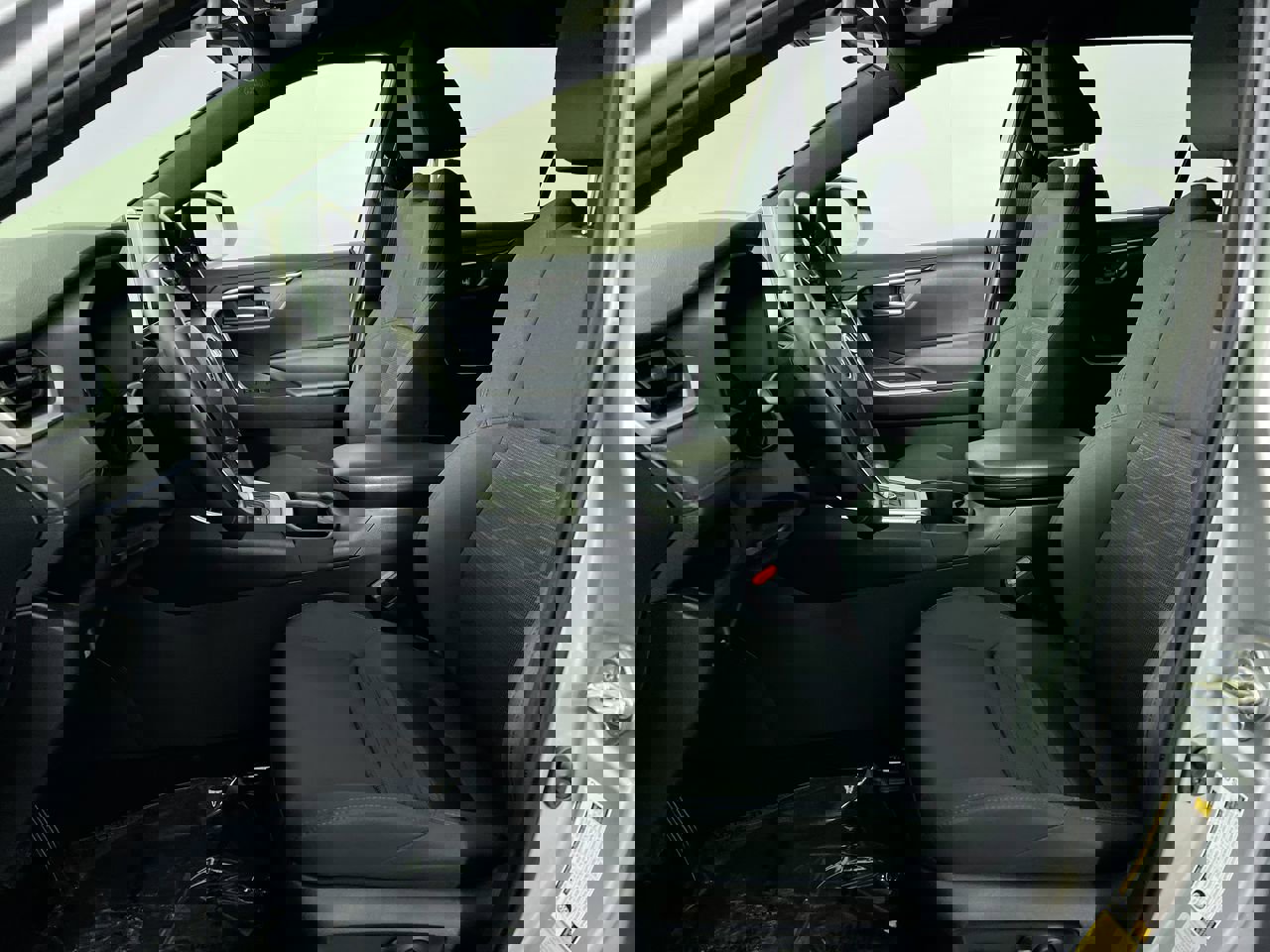 Used 2023 Toyota RAV4 SE image 12