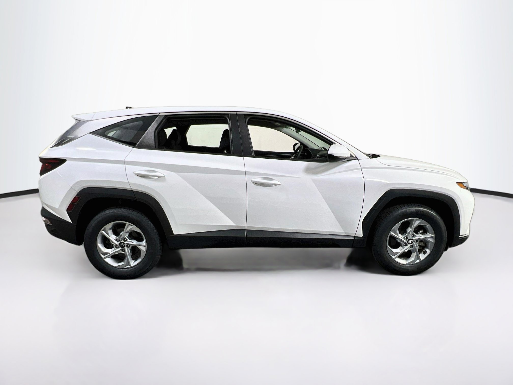 Used 2023 Hyundai Tucson SE AWD/4WD image 4