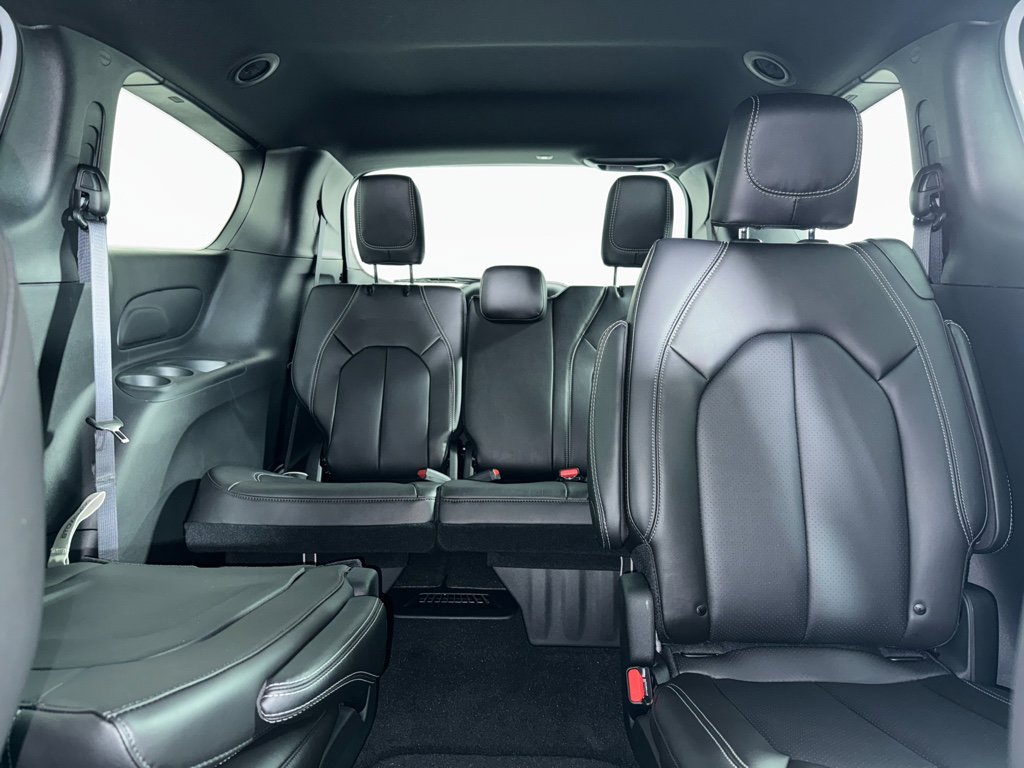 New 2026 Chrysler Voyager LX FWD image 7