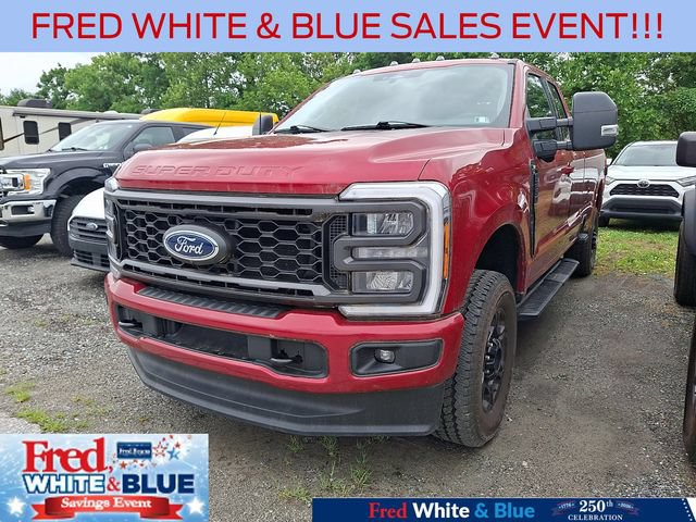 Used 2023 Ford F250 XLT w/ XLT Premium Package AWD/4WD image 3