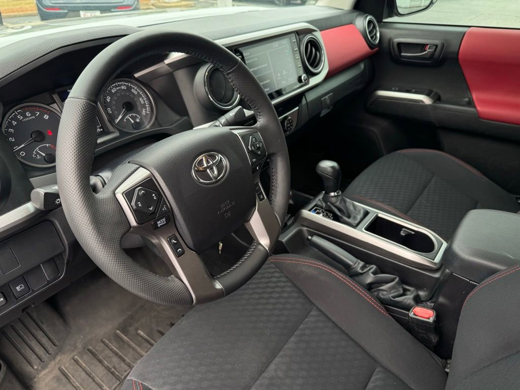 Used 2022 Toyota Tacoma SR5 RWD image 14