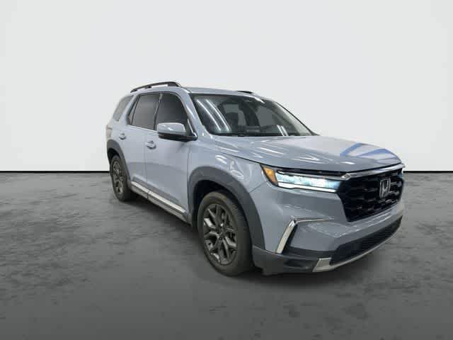 Used 2023 Honda Pilot Touring image 6