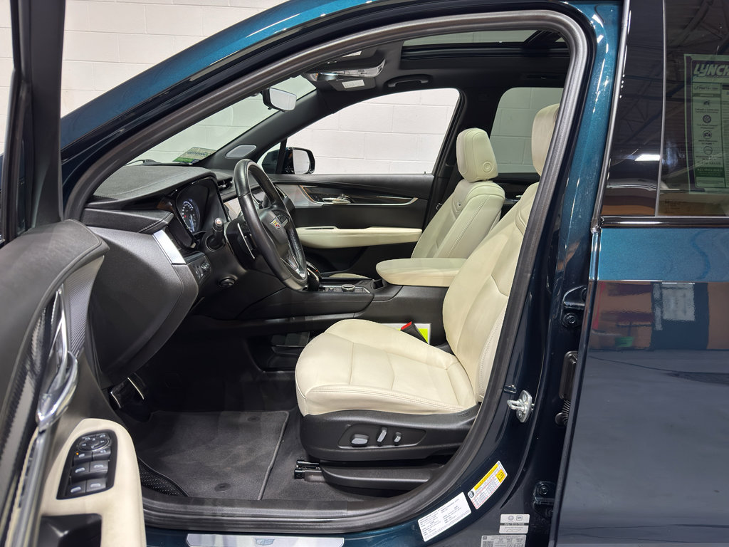 Used 2024 Cadillac XT6 Sport w/ Technology Package AWD/4WD image 15