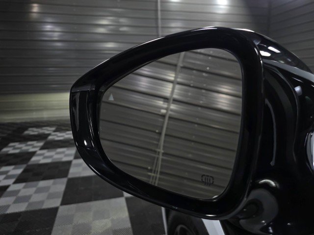 Used 2024 Chrysler Pacifica Limited image 40