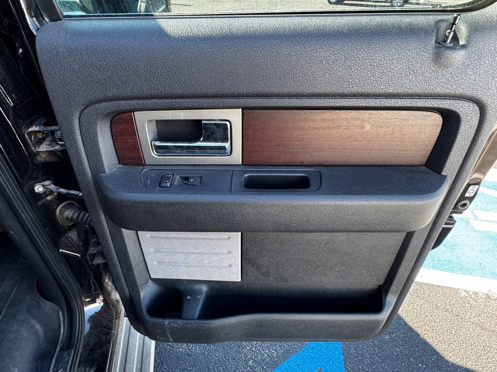 Used 2014 Ford F150 King Ranch w/ King Ranch Luxury Package image 38