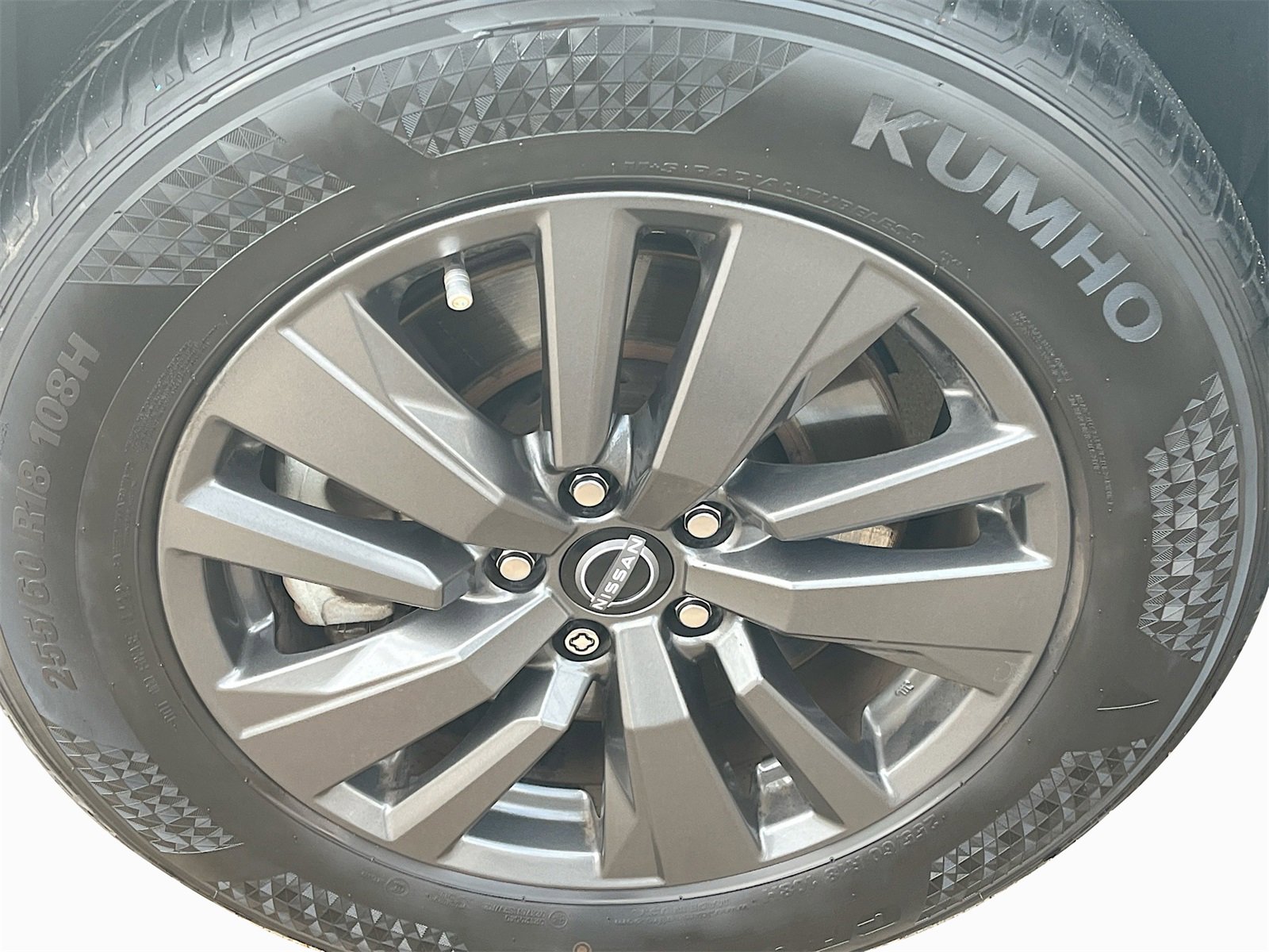 Used 2022 Nissan Pathfinder SV w/ SV Premium Package image 32