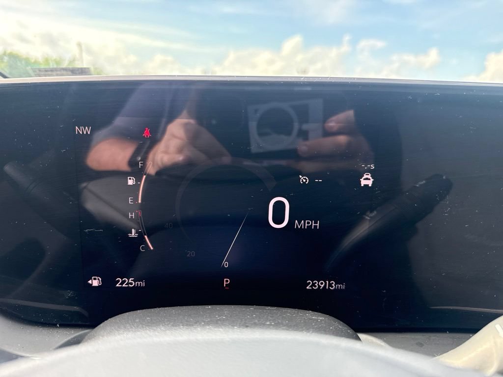 Used 2024 Buick Encore GX Avenir AWD/4WD image 20