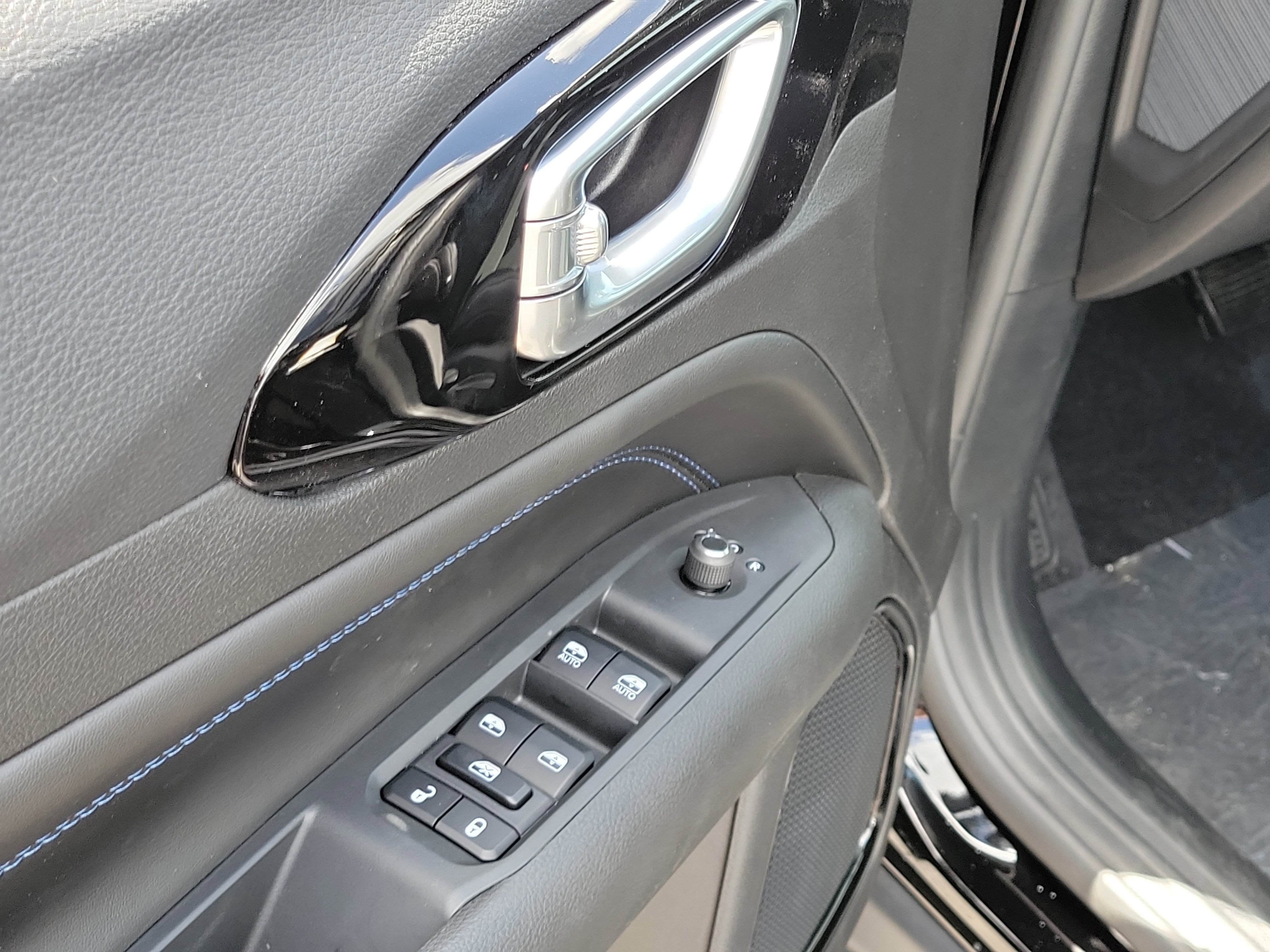 New 2026 Jeep Compass Latitude image 17