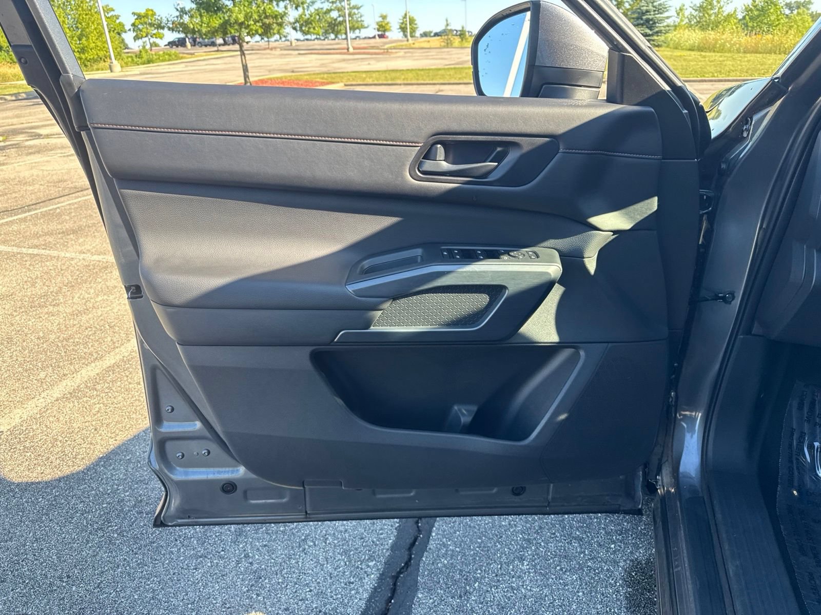 Used 2025 Nissan Pathfinder Rock Creek AWD/4WD image 12