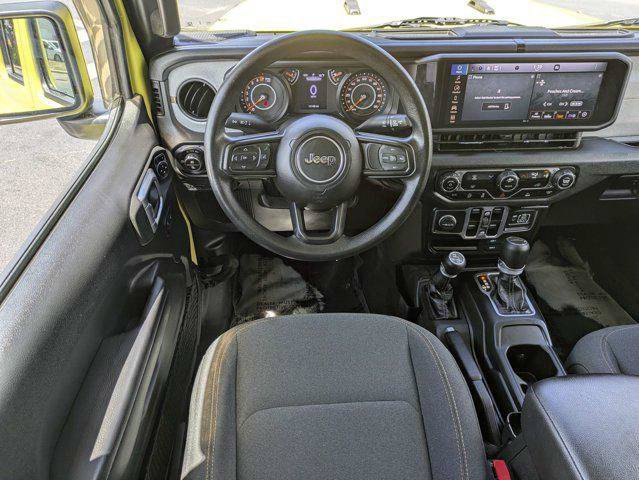Certified 2024 Jeep Gladiator Sport AWD/4WD image 16