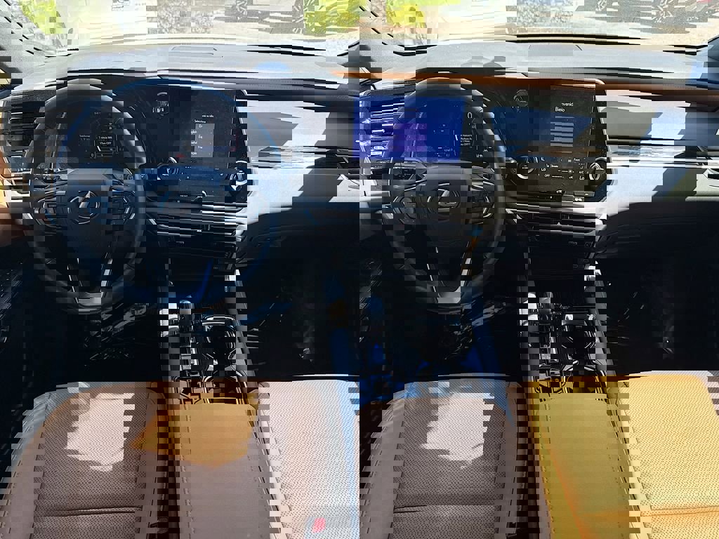 Used 2025 Lexus RX 350 FWD w/ Technology Package image 24