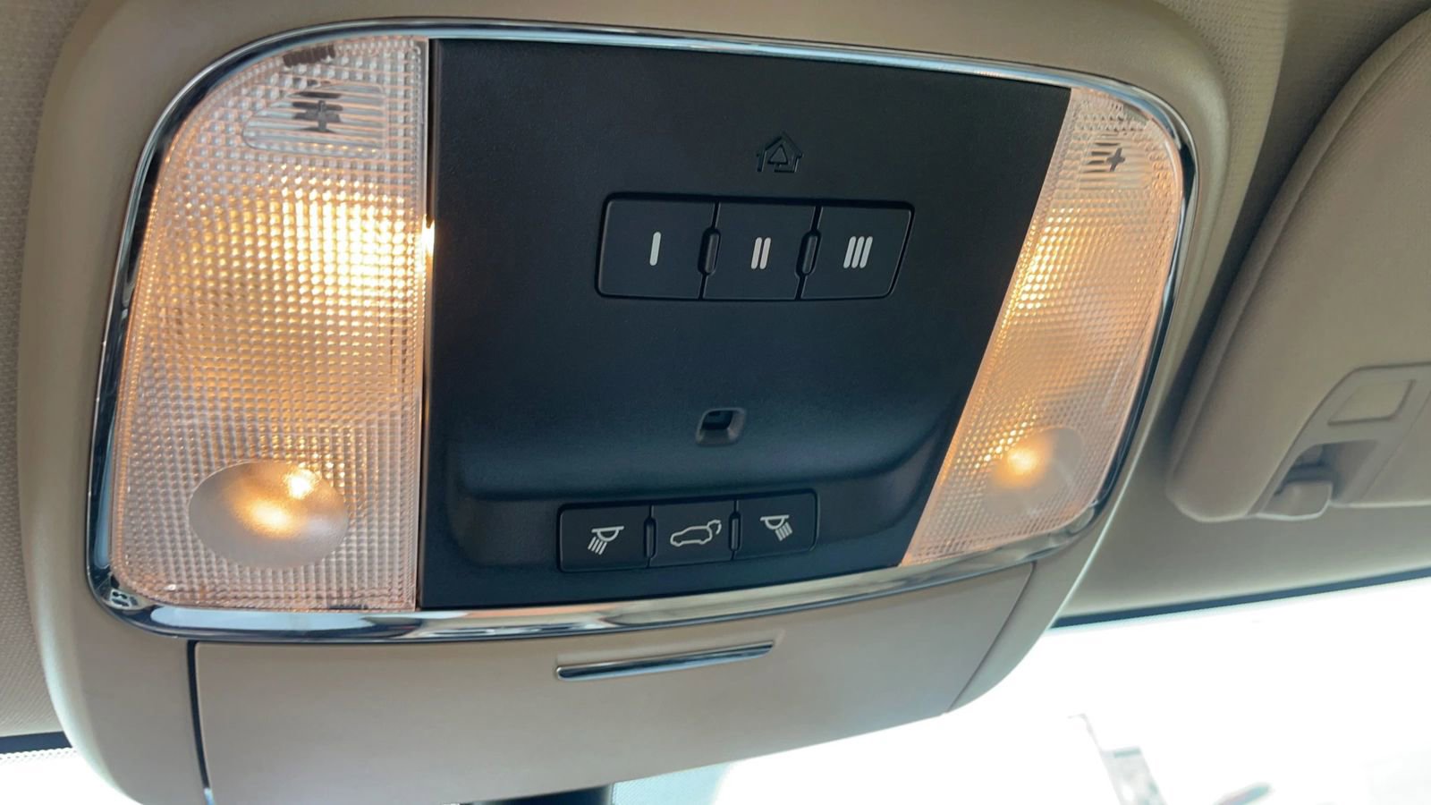 Used 2019 Jeep Grand Cherokee Limited AWD/4WD image 29