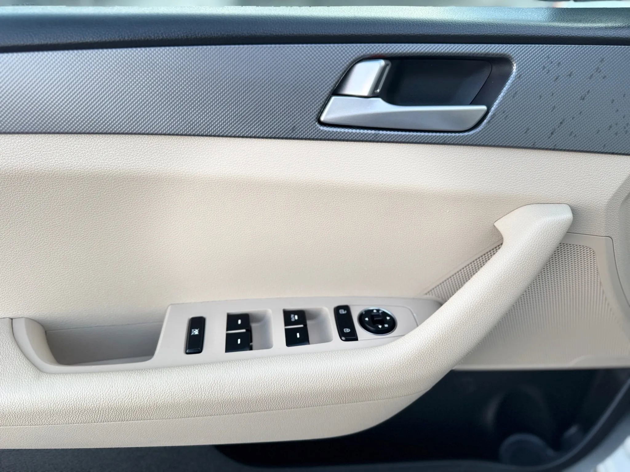 Used 2017 Hyundai Sonata SE image 30