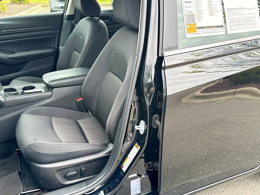 Used 2025 Nissan Altima 2.5 SV image 23