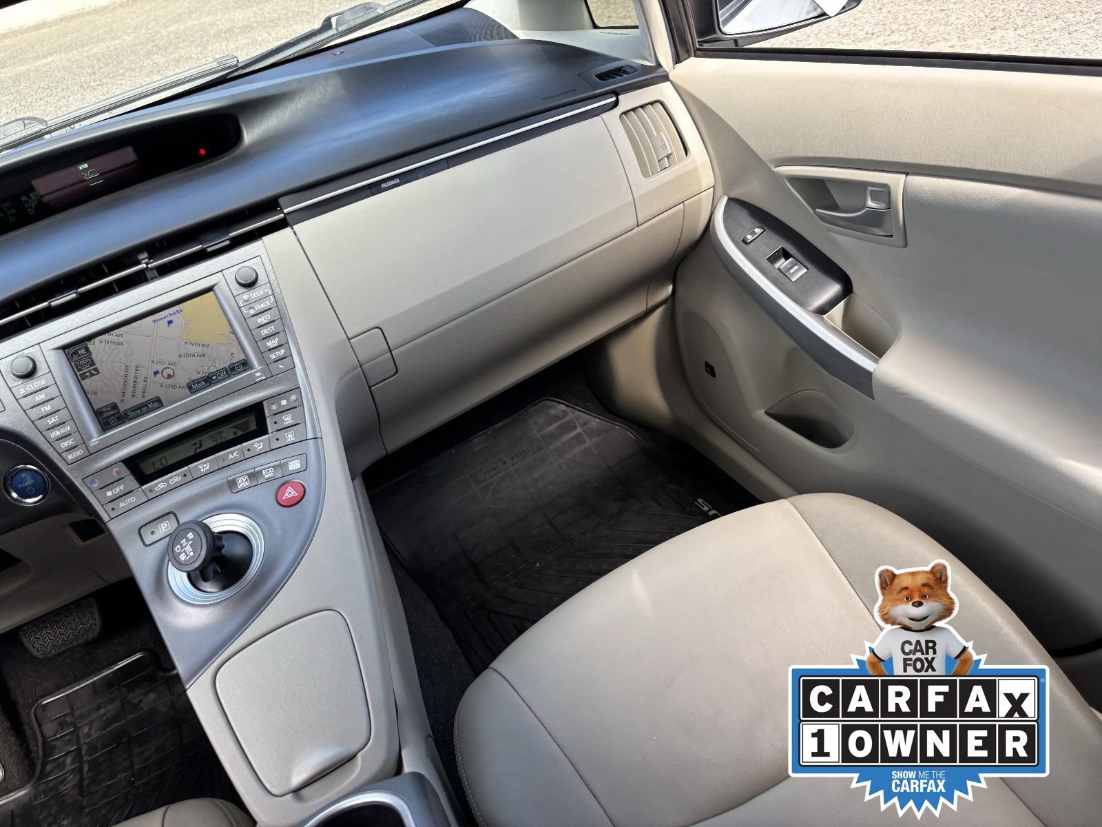 Used 2015 Toyota Prius Four w/ Deluxe Solar Roof Package FWD image 17