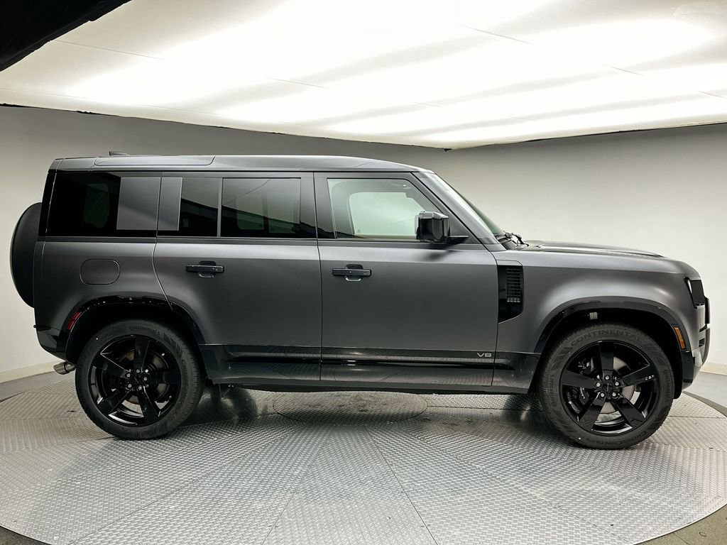 New 2026 Land Rover Defender 110 V8 image 4