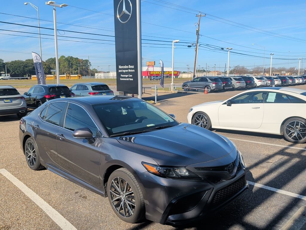 Used 2023 Toyota Camry SE w/ Convenience Package