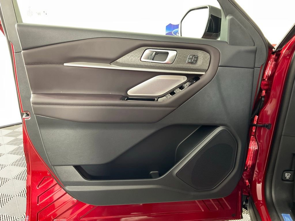 New 2026 Ford Explorer Platinum RWD image 11