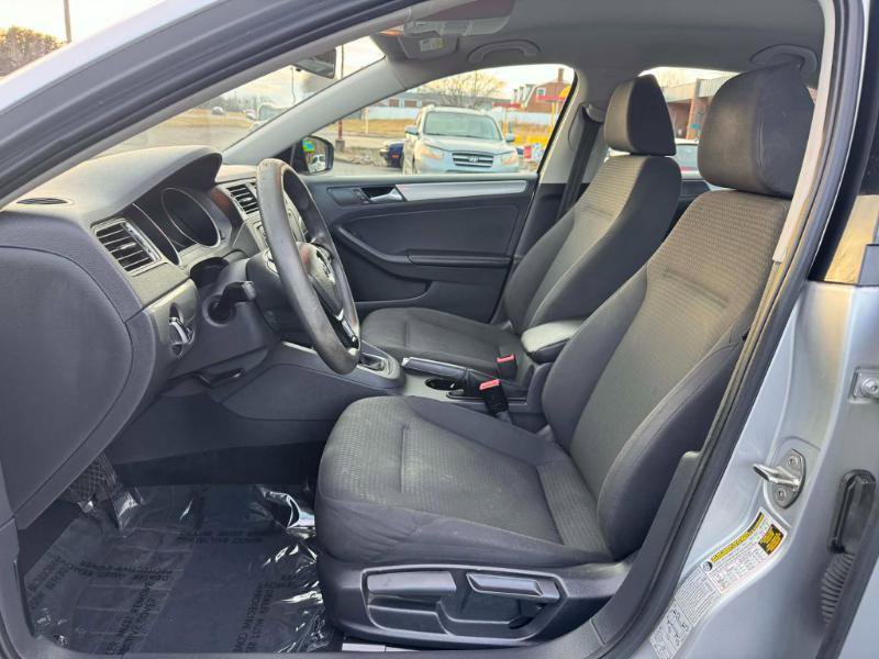 Used 2015 Volkswagen Jetta SE FWD image 10