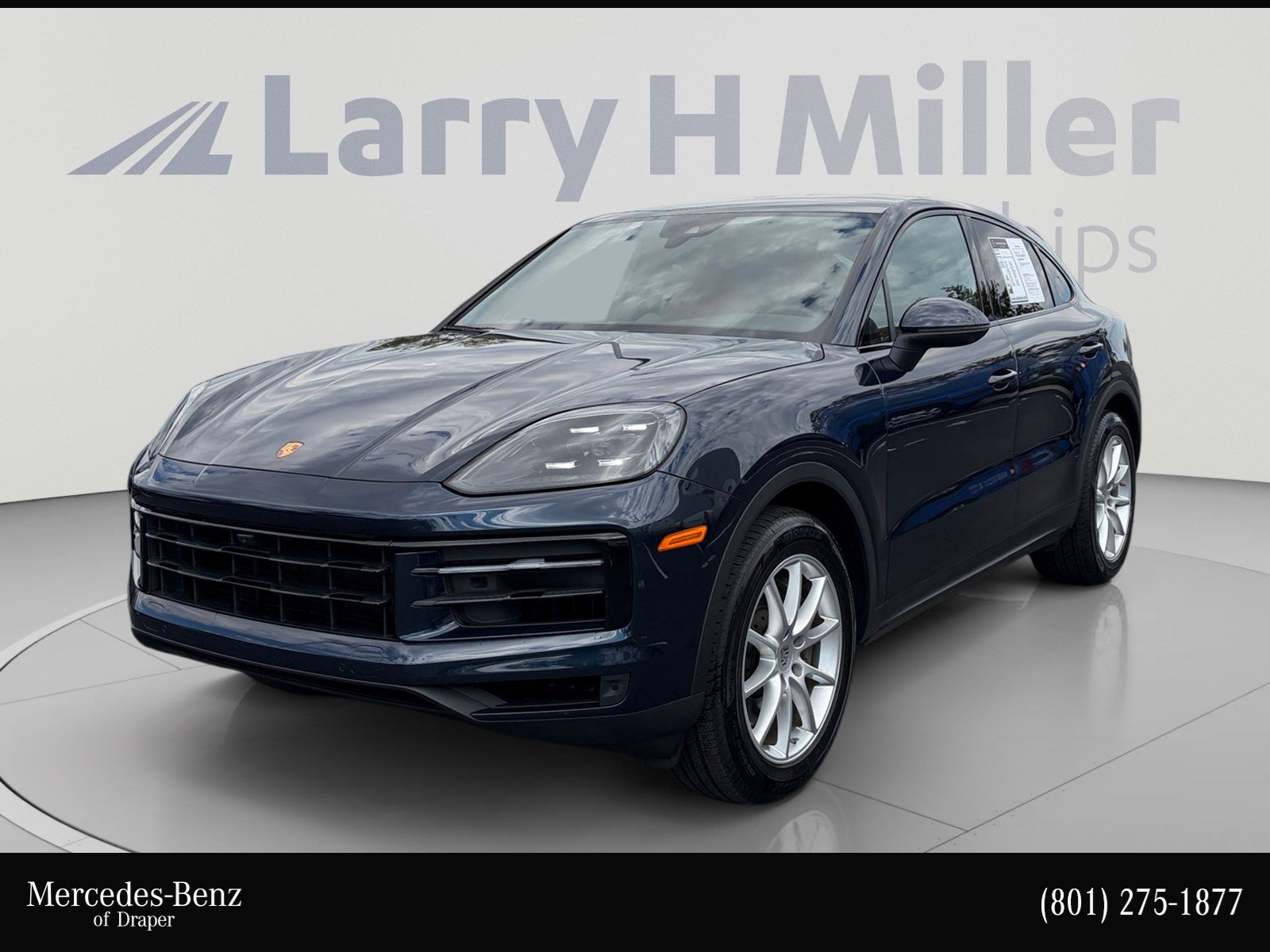 Used 2024 Porsche Cayenne Coupe AWD/4WD image 1