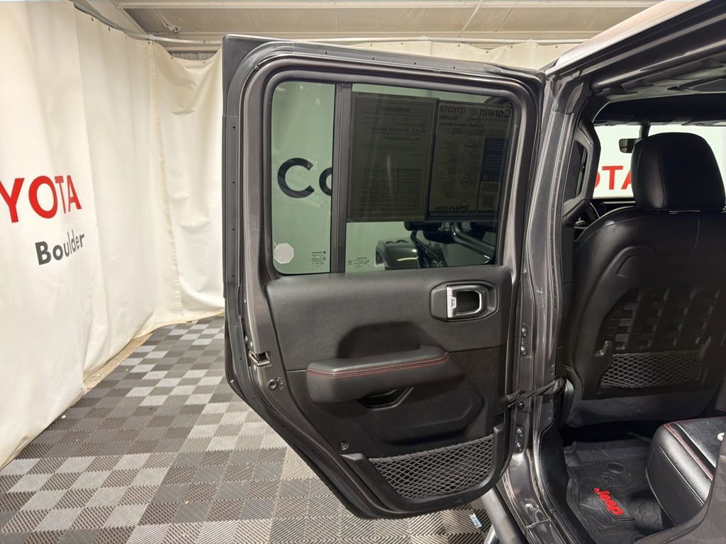 Used 2022 Jeep Gladiator Rubicon w/ Cold Weather Group AWD/4WD image 18