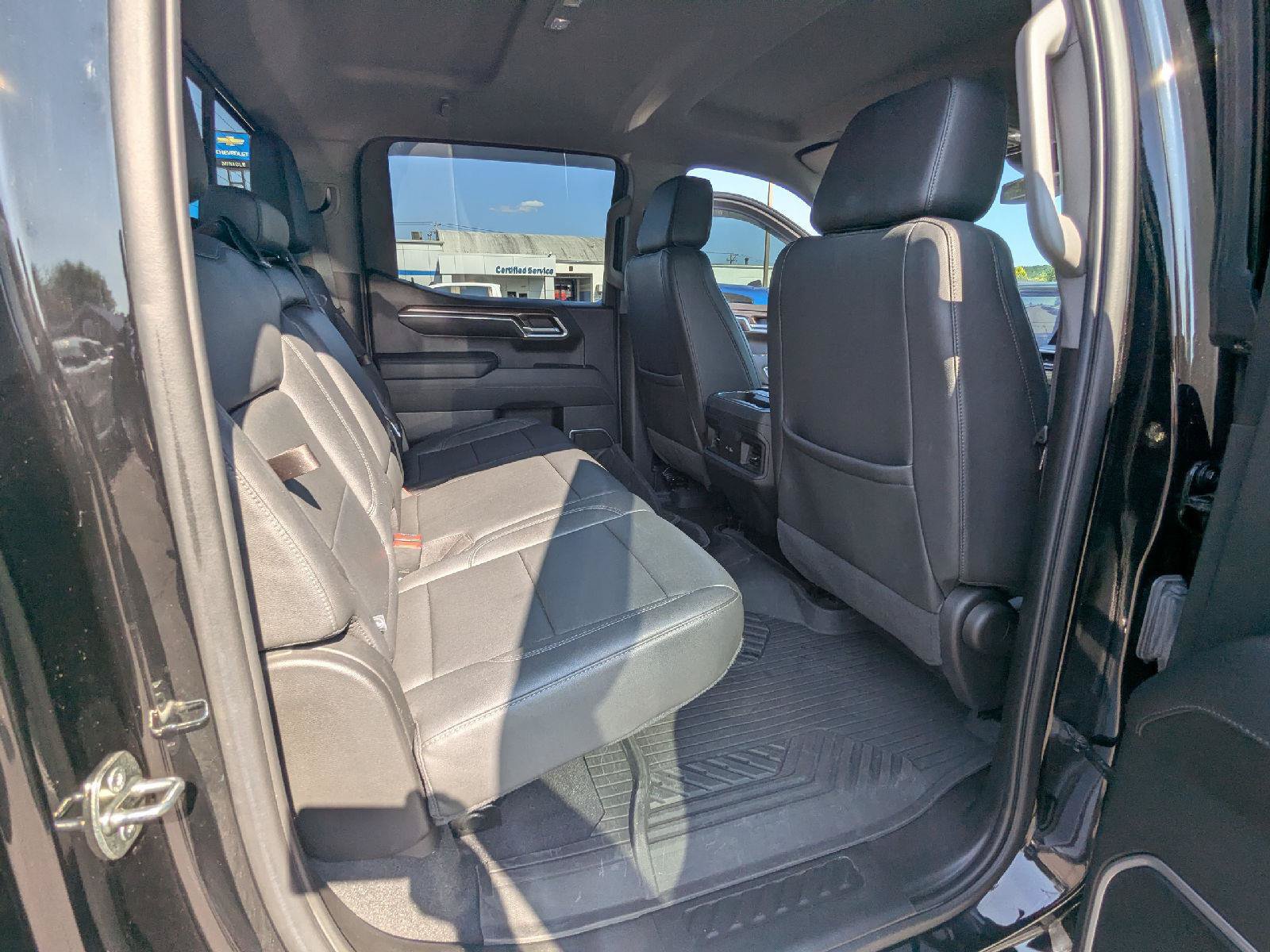 Used 2023 Chevrolet Silverado 1500 RST AWD/4WD image 26