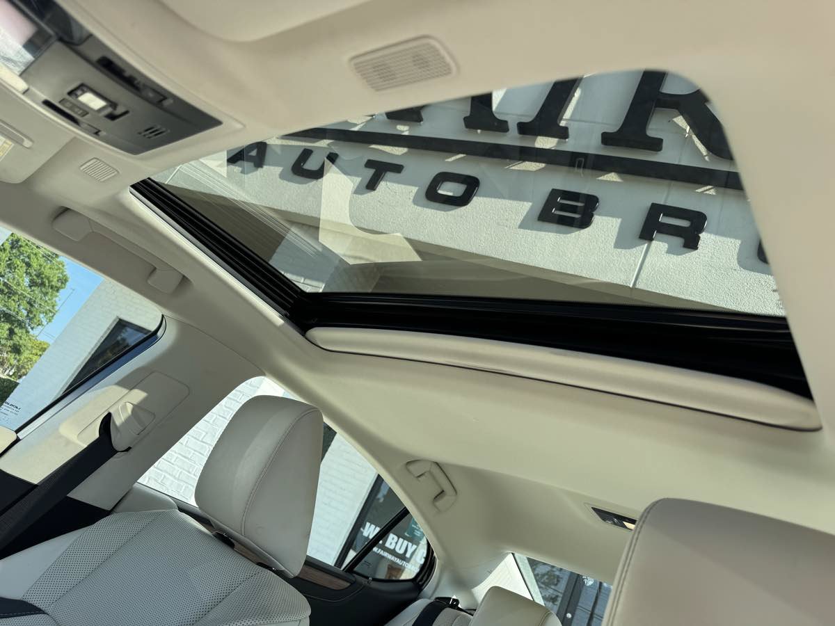 Used 2023 Lexus ES 350 w/ Premium Package FWD image 26