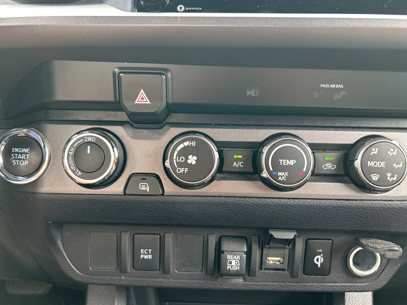 Used 2020 Toyota Tacoma TRD Sport AWD/4WD image 29