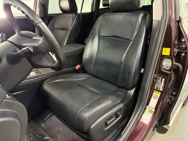 Used 2011 Toyota Highlander SE w/ Tow Pkg AWD/4WD image 23
