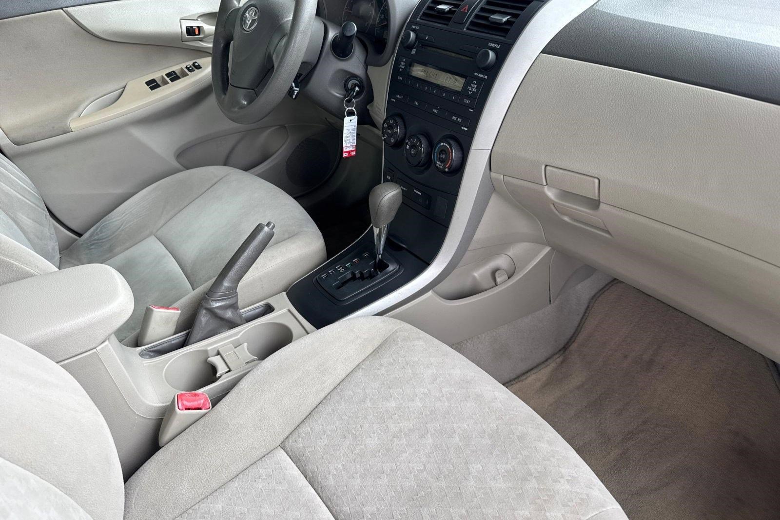 Used 2009 Toyota Corolla LE FWD image 30