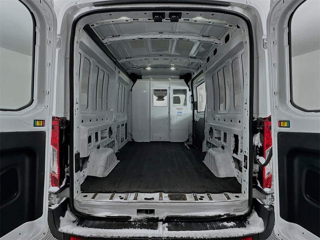 Used 2018 Ford Transit 250 148 Medium Roof image 22
