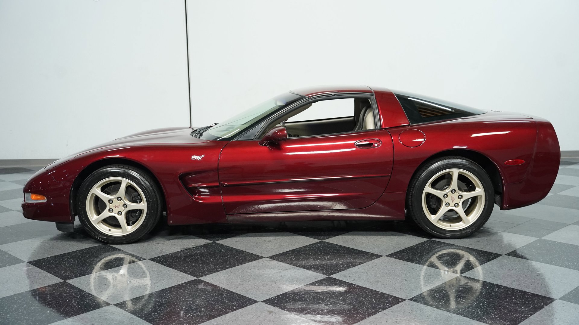 Used 2003 Chevrolet Corvette 50th Anniversary Edition w/ Preferred Equipment Group image 2