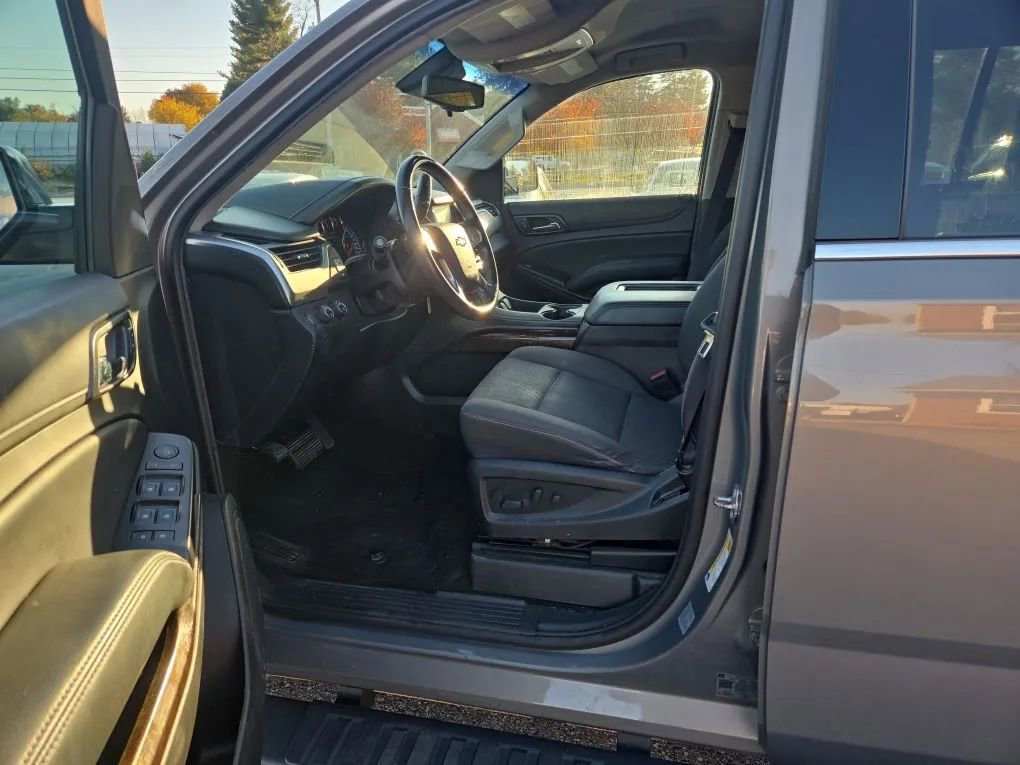 Used 2017 Chevrolet Suburban LS w/ Enhanced Driver Alert Package image 9
