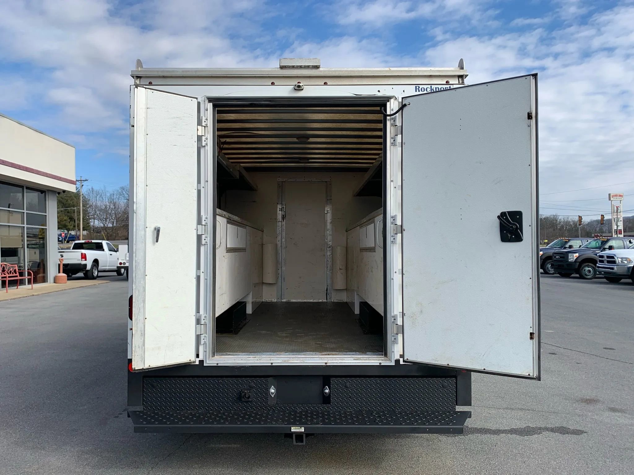 Used 2019 Ford E-450 and Econoline 450 Super Duty w/ Power Windows & Locks Group image 29