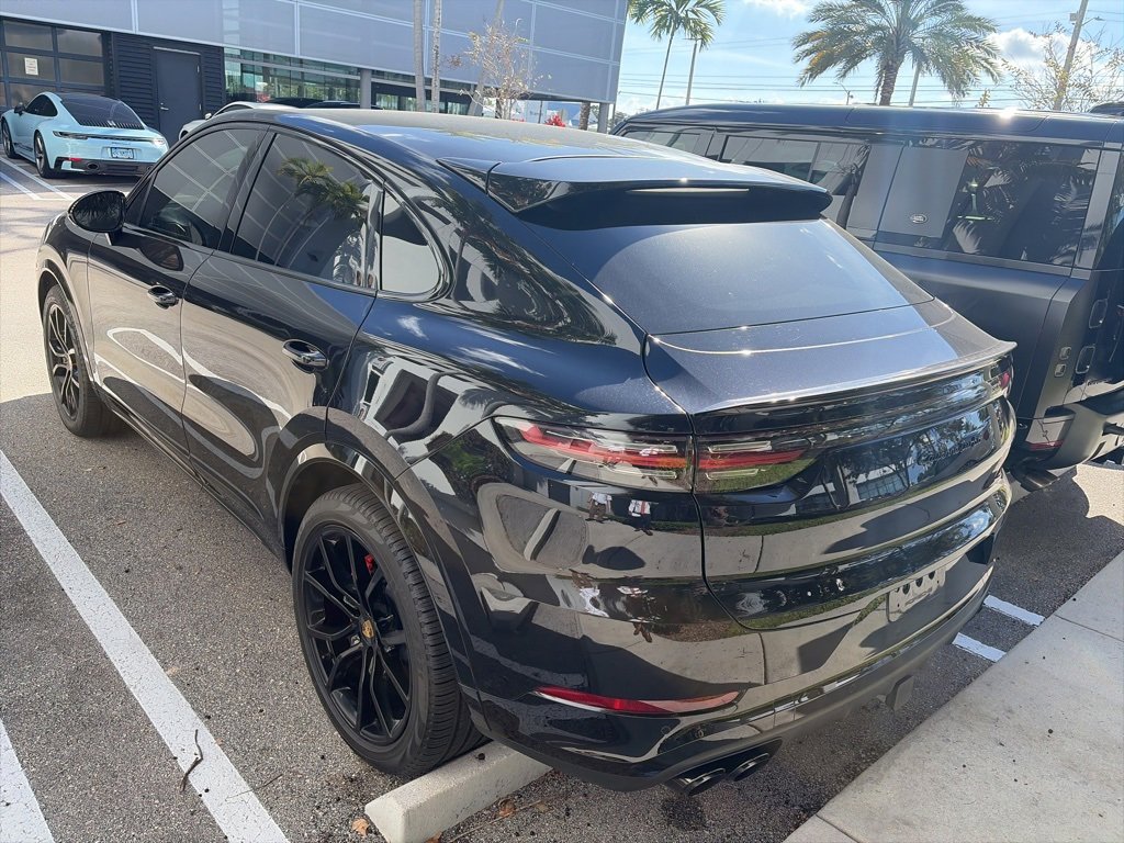 Used 2020 Porsche Cayenne Turbo image 18