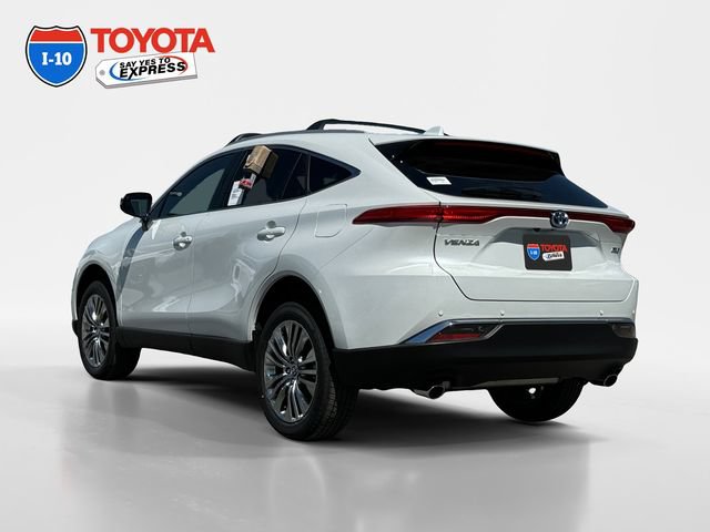 Certified 2024 Toyota Venza XLE AWD/4WD image 3