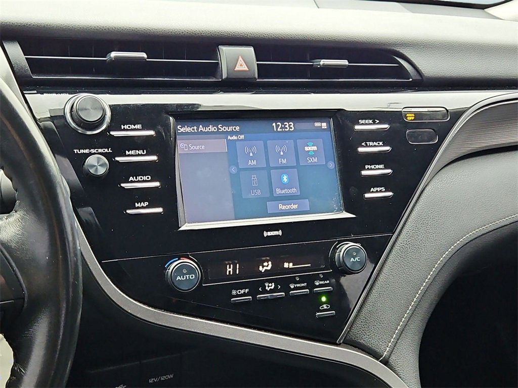 Used 2020 Toyota Camry SE image 17