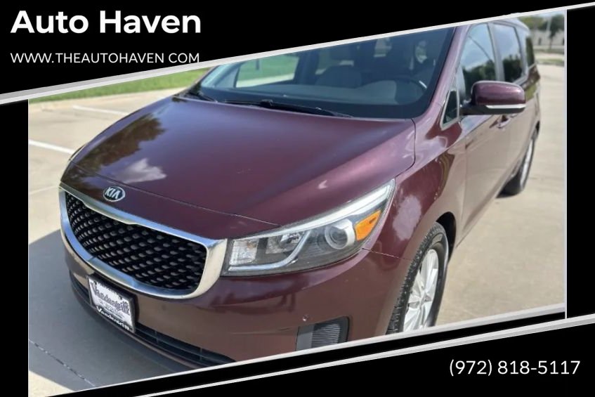 Used 2017 Kia Sedona LX w/ LX Essentials Premium Package FWD image 1