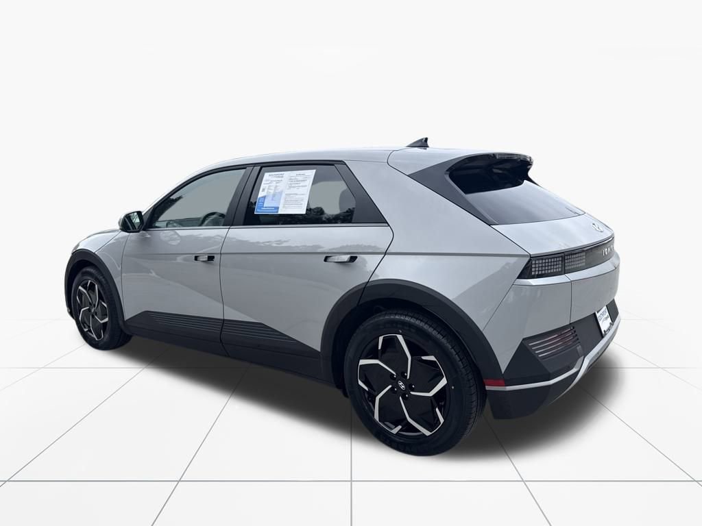Used 2023 Hyundai Ioniq 5 SEL image 6
