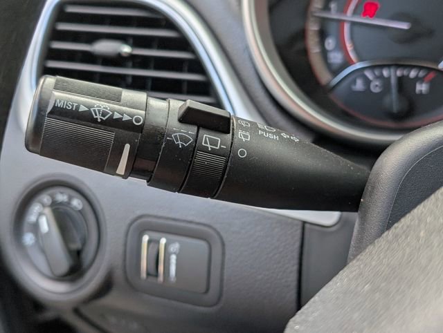 Used 2017 Dodge Journey SE w/ Flexible Seating Group image 30