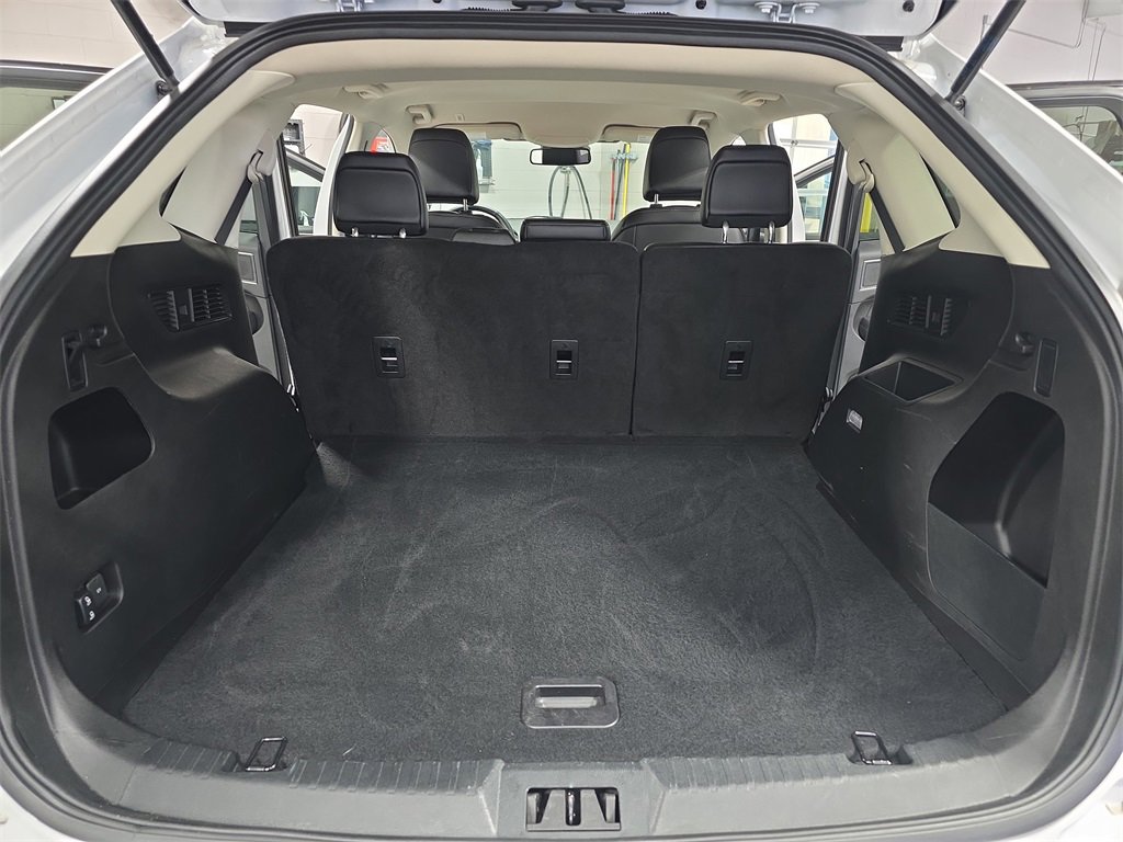 Used 2024 Ford Edge SEL image 12