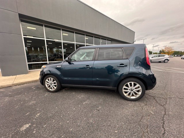Used 2017 Kia Soul + FWD image 8