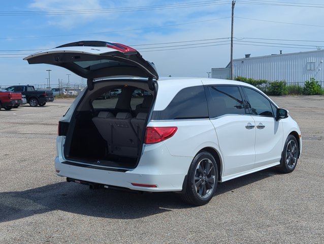 Certified 2024 Honda Odyssey Elite image 5